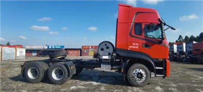 รถเทรลเลอร์หัวรถบรรทุก 2024 ร้อนขายหนักรถบรรทุกหนัก Sinotruck Sinotruk Dongfeng 6*4 กล้อง 10 ACC ACC ACC LNG Air Suspension